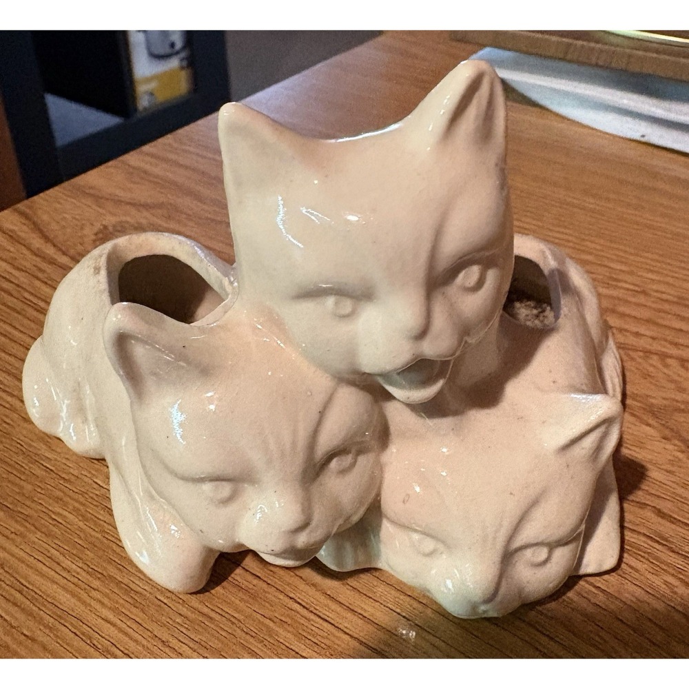Vintage White Ceramic Cat Planter Unbranded 3 Cats Snuggling Folklectic Decor